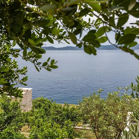 Apartamento By The Sea Pisak, Omis - 652 Mimice
