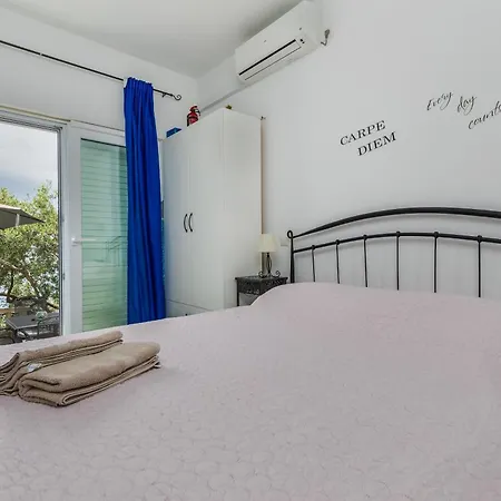 Apartamento By The Sea Pisak, Omis - 652